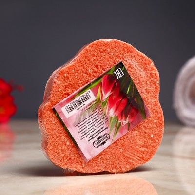 Бомбочка для ванны "Цветок" с ароматом клубники, красная