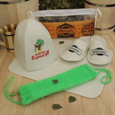 Набор для бани в косметичке "Люблю баньку"  шапка, тапки, коврик, мочалка